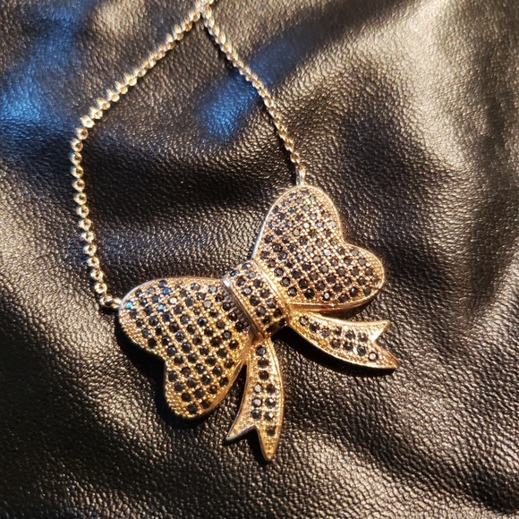 Sabrina Bow necklace and earrings - Picture 2 of 4